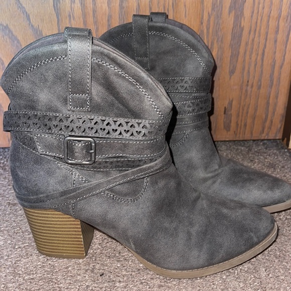 Gray booties - Picture 2 of 4